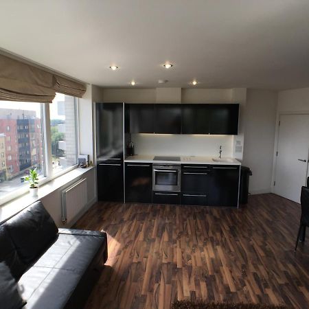 Luxury 2 Bed Penthouse Apartment Near Station Londen Buitenkant foto