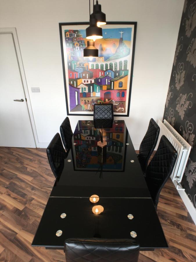Luxury 2 Bed Penthouse Apartment Near Station Londen Buitenkant foto