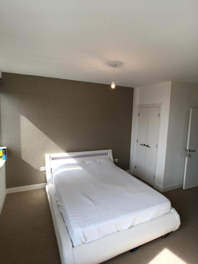 Luxury 2 Bed Penthouse Apartment Near Station Londen Buitenkant foto