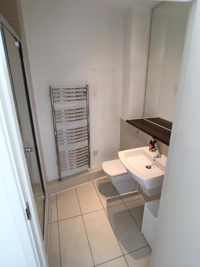 Luxury 2 Bed Penthouse Apartment Near Station Londen Buitenkant foto